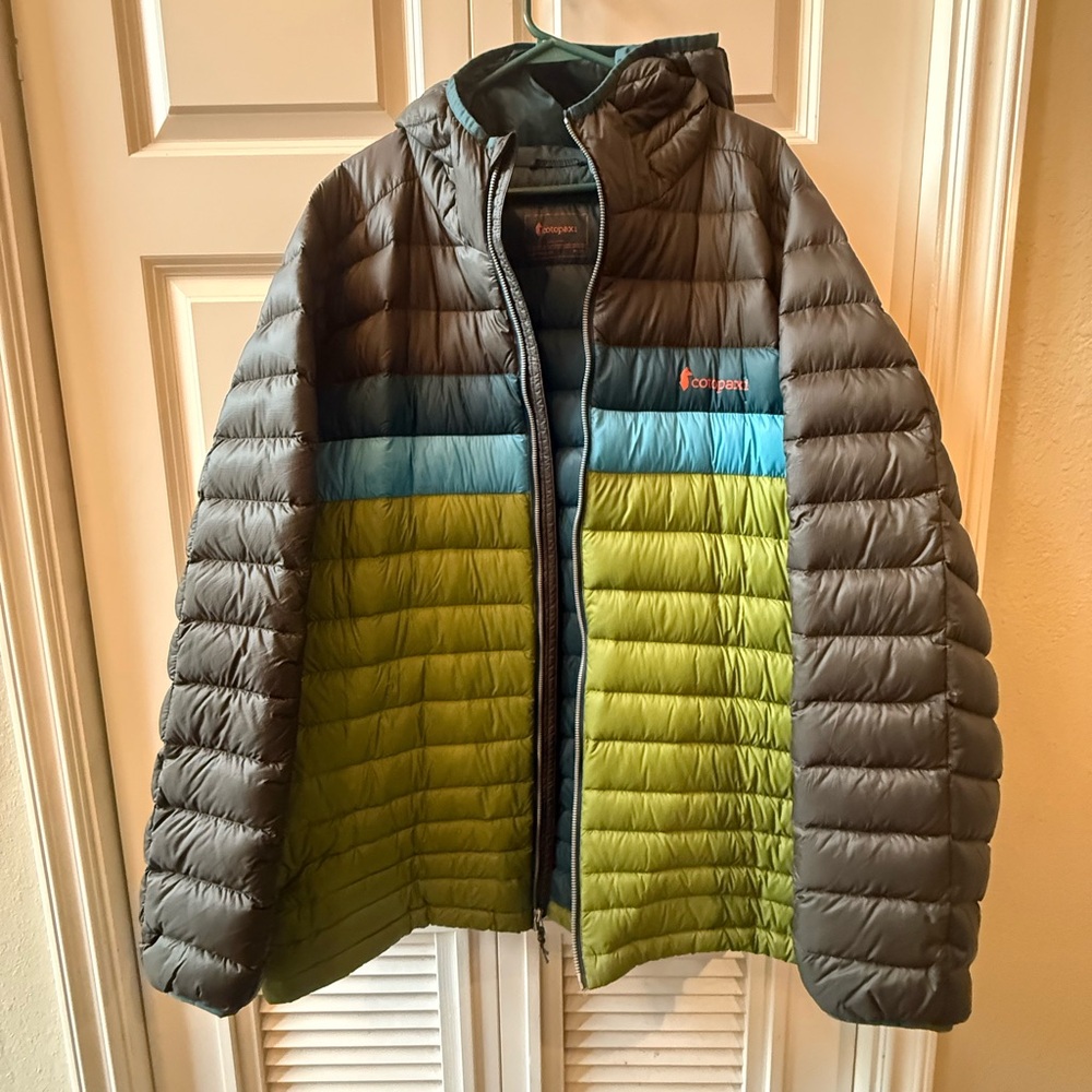 Cotopaxi Gray and Blue Puffer Jacket Lightweight Insulation